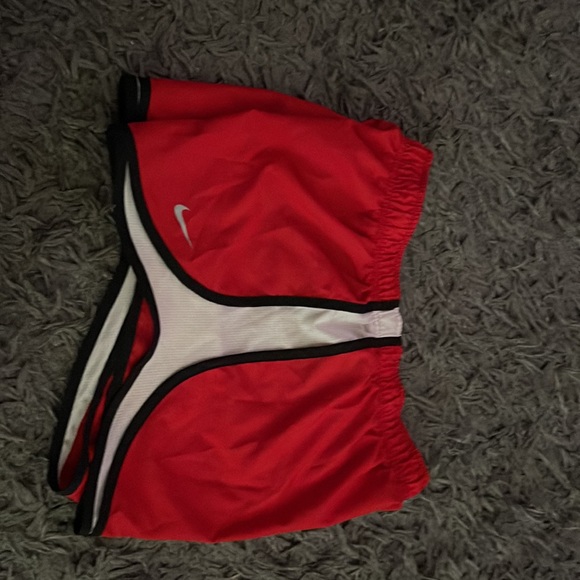 Nike shorts lined - Picture 3 of 4